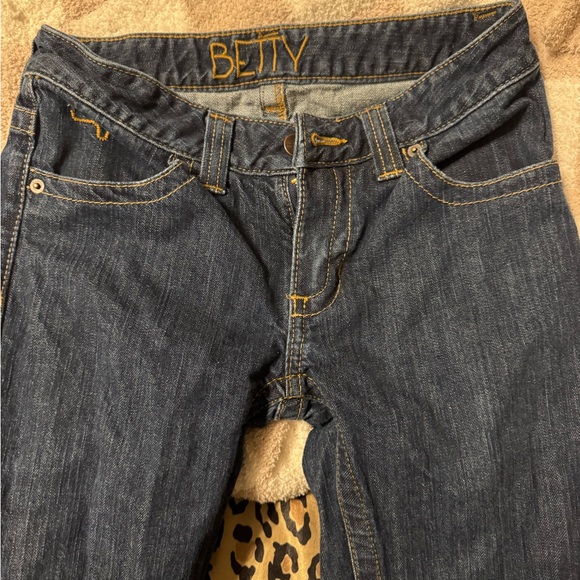 Kimes Ranch Betty Style - Picture 2 of 2